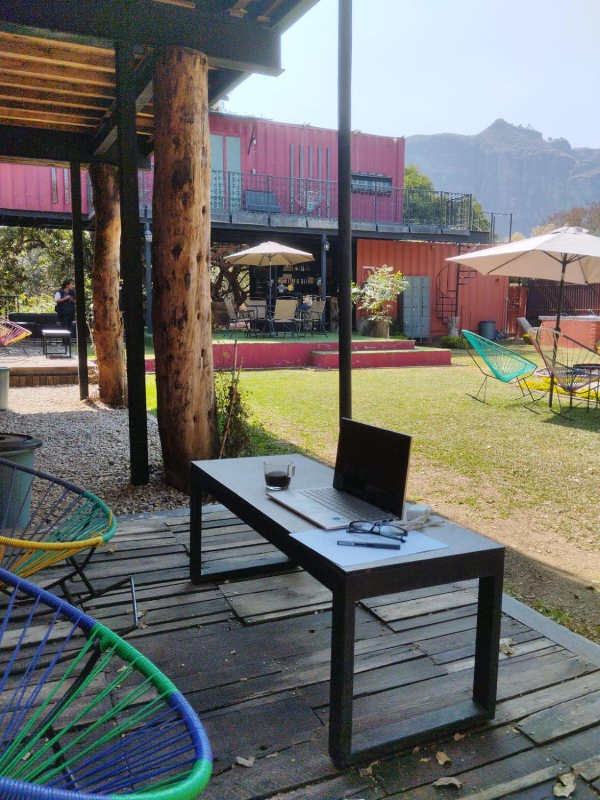 Containers Park Hotel Tlayacapan Bagian luar foto
